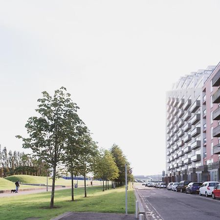 Pass The Keys Lovely 2-Bed Flat Glasgow Harbour Free Parking Exterior photo