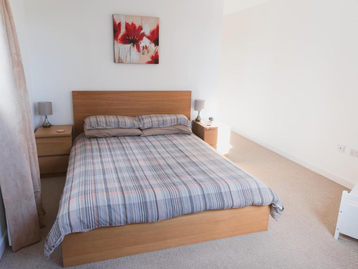 Pass The Keys Lovely 2-Bed Flat Glasgow Harbour Free Parking Exterior photo