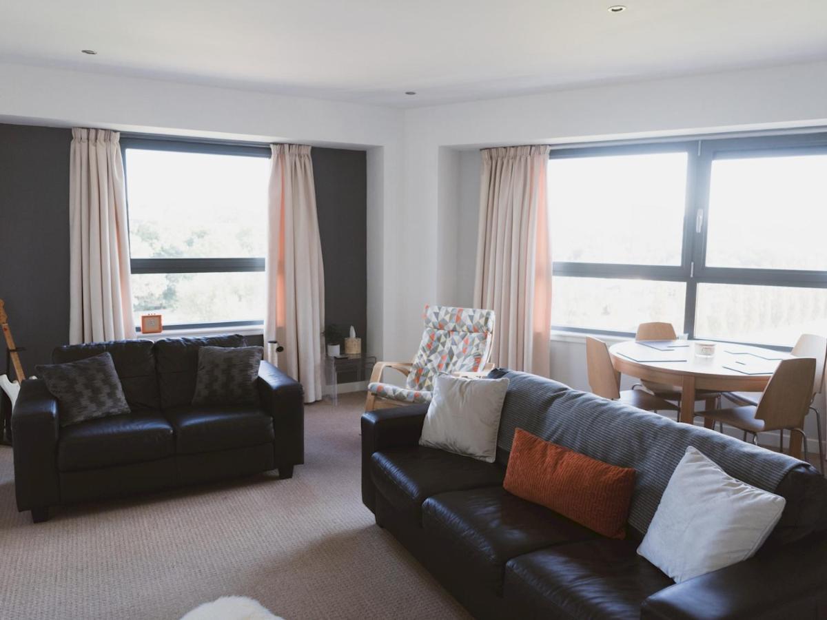 Pass The Keys Lovely 2-Bed Flat Glasgow Harbour Free Parking Exterior photo