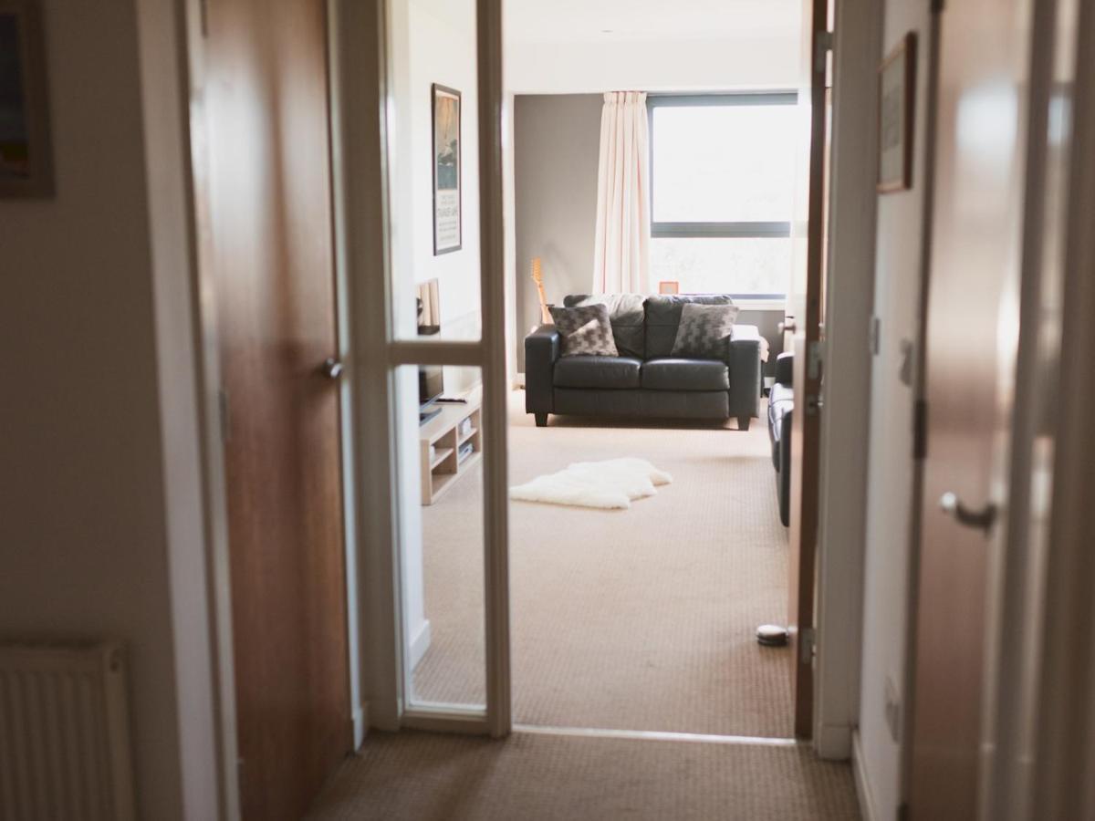 Pass The Keys Lovely 2-Bed Flat Glasgow Harbour Free Parking Exterior photo
